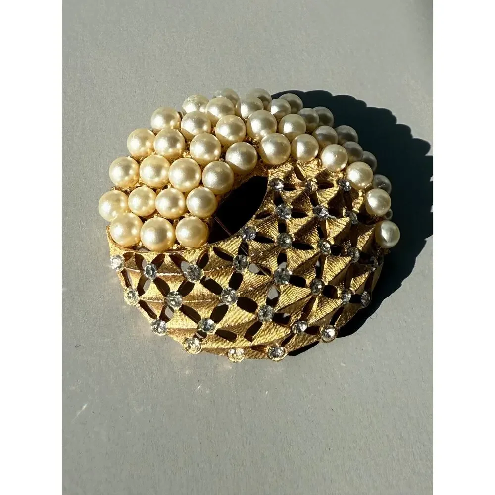 VTG 60s Crown Trifari Pearl Brooch Faux Pearl Rhinestone Signed Giant Swirl